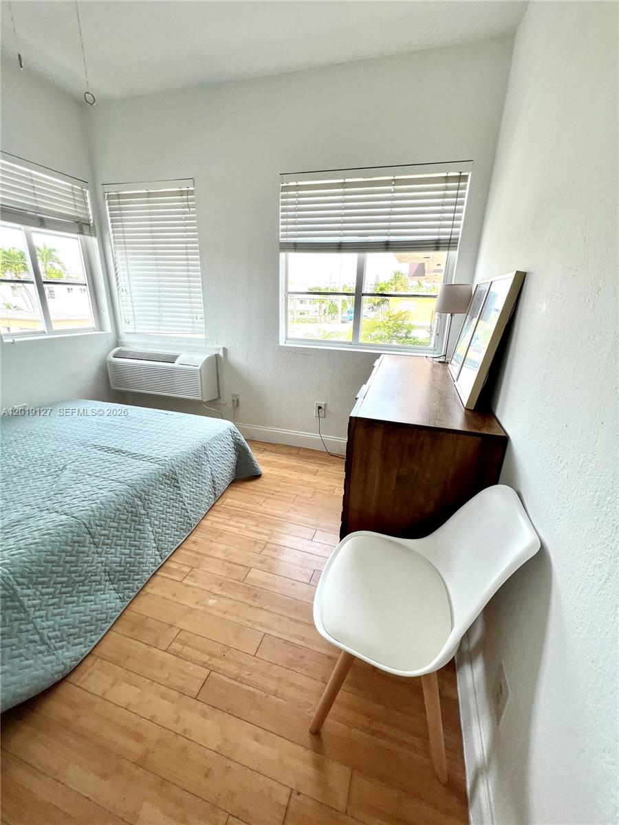 THE LOFTS AT COLLINS COND - Residential