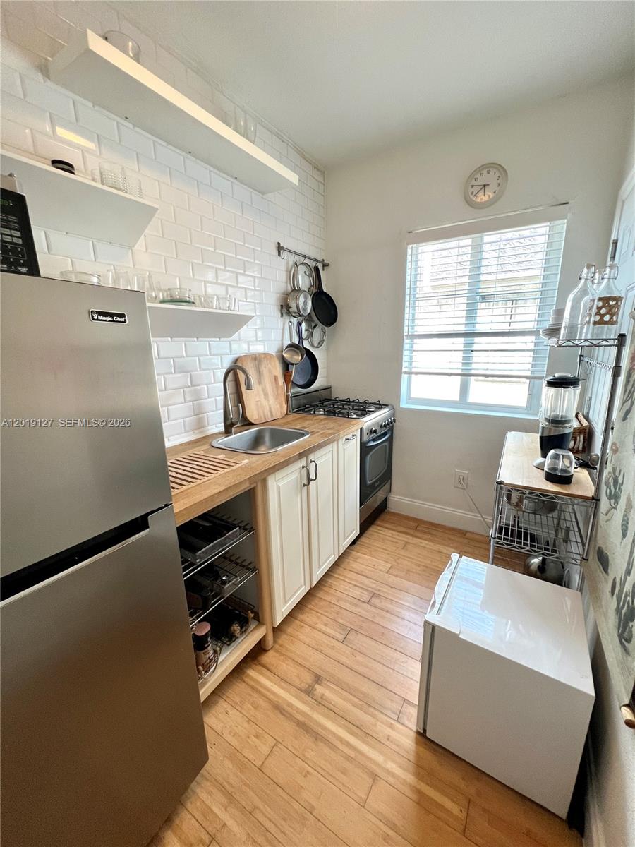 THE LOFTS AT COLLINS COND - Residential