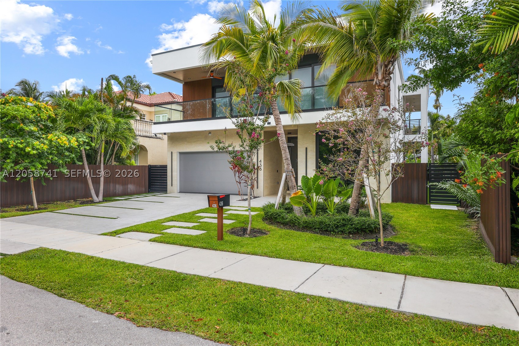 436 NE 10th Ave