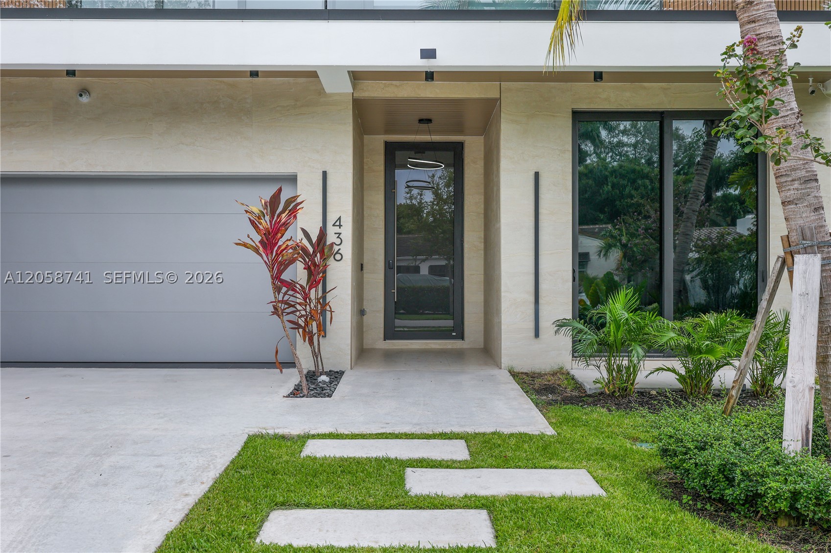 436 NE 10th Ave