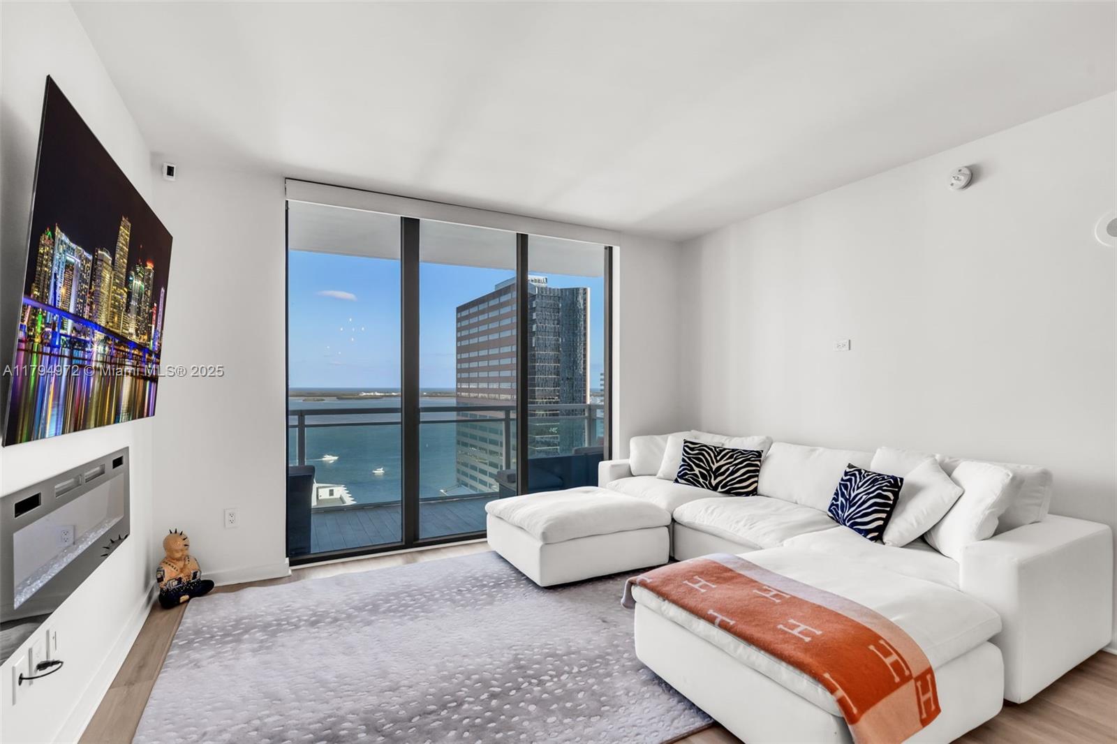 951 Brickell Ave 2706