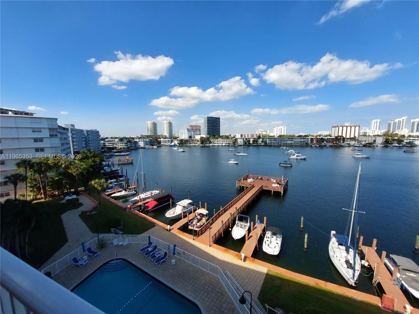 400 Golden Isles Dr 47