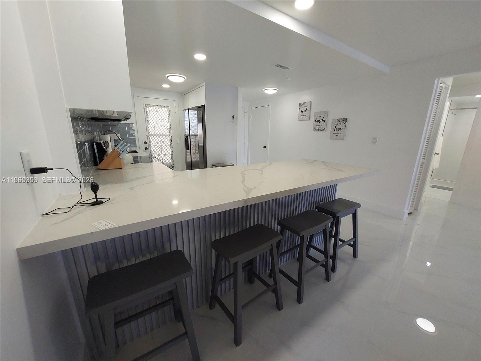 PARK LAYNE TOWERS CONDO - Residential Lease