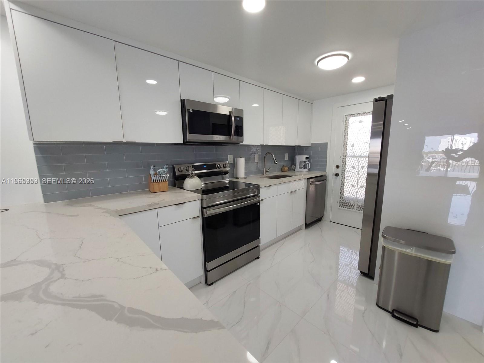 PARK LAYNE TOWERS CONDO - Residential Lease