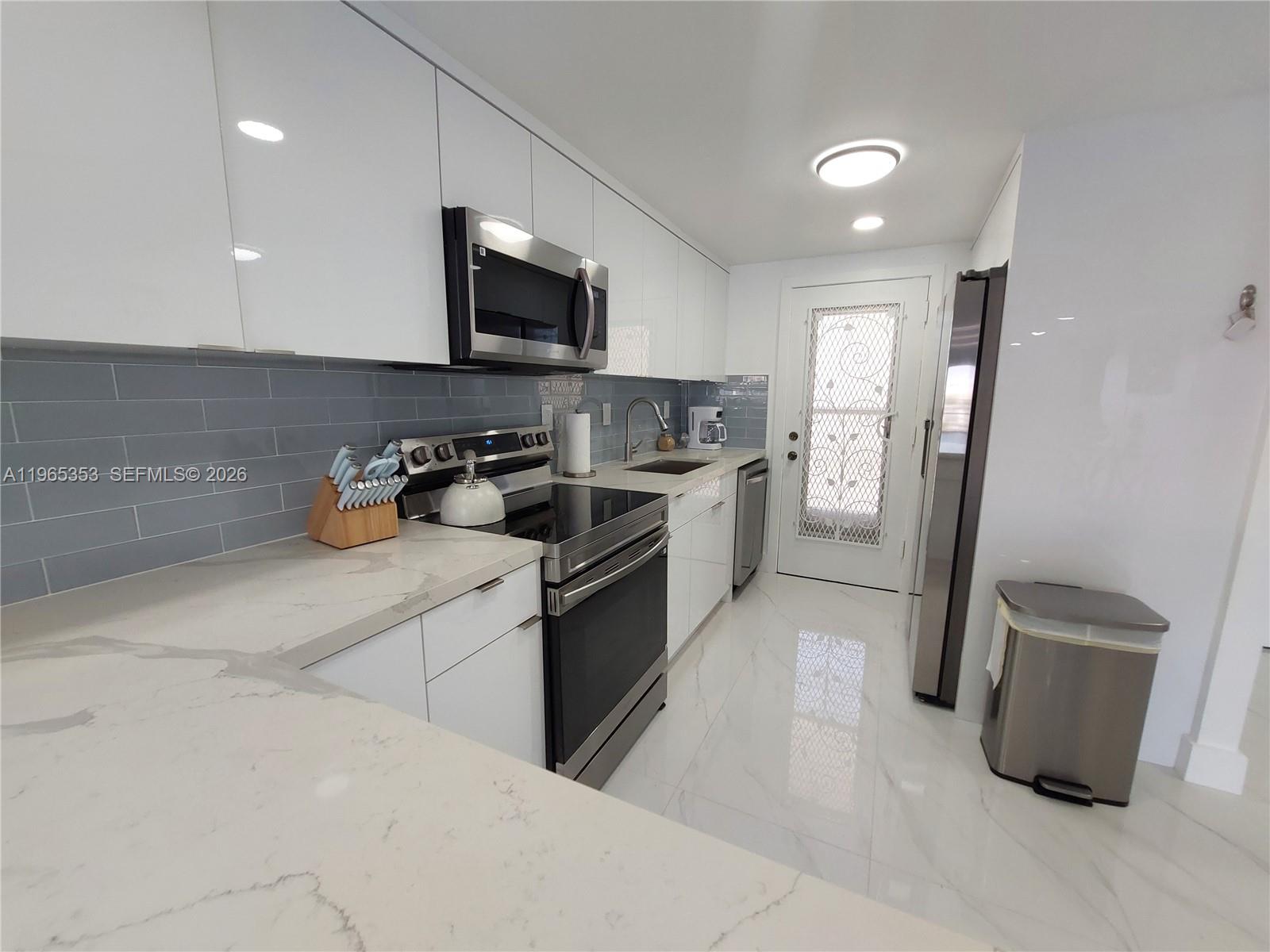 PARK LAYNE TOWERS CONDO - Residential Lease