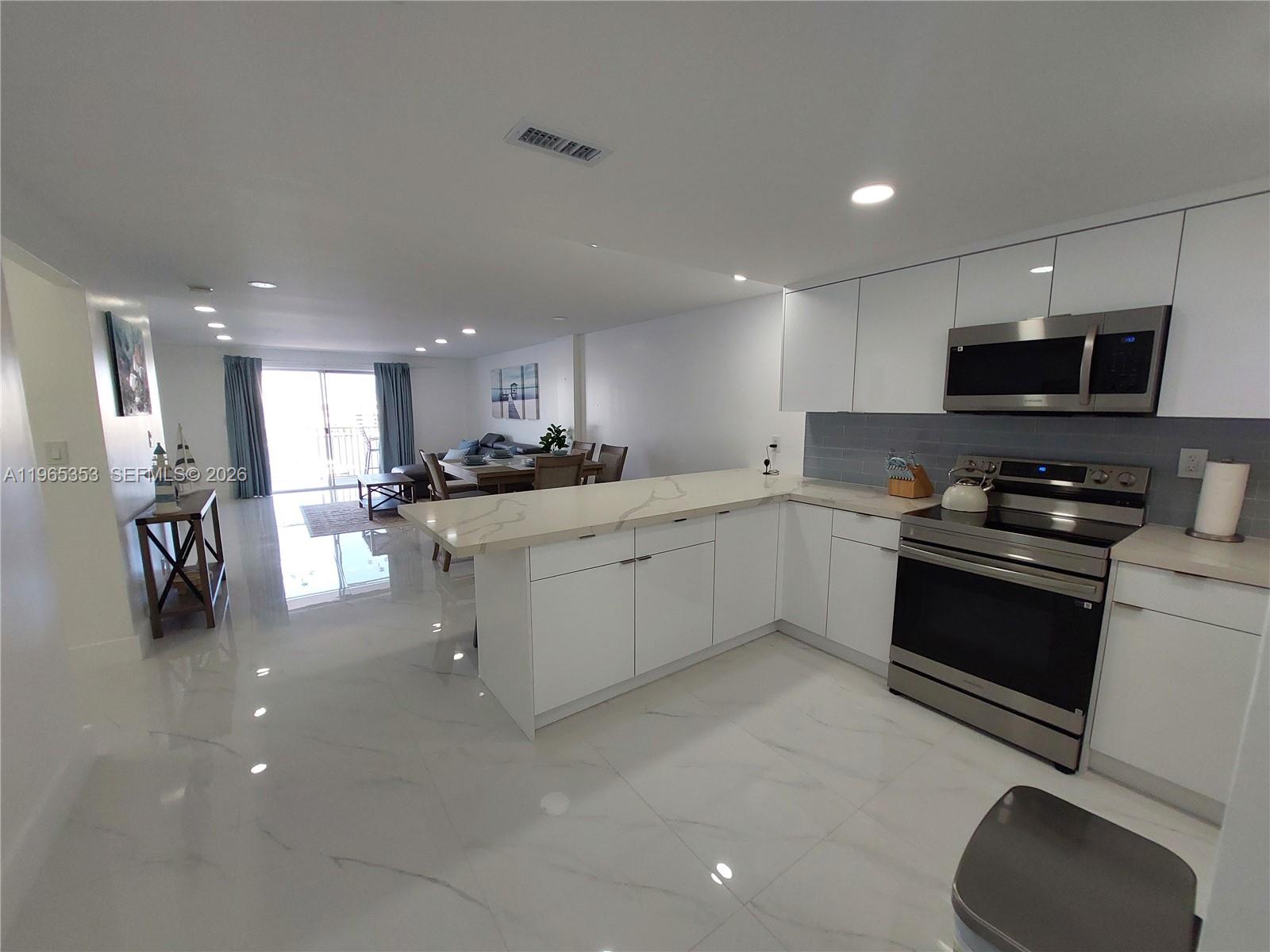 PARK LAYNE TOWERS CONDO - Residential Lease