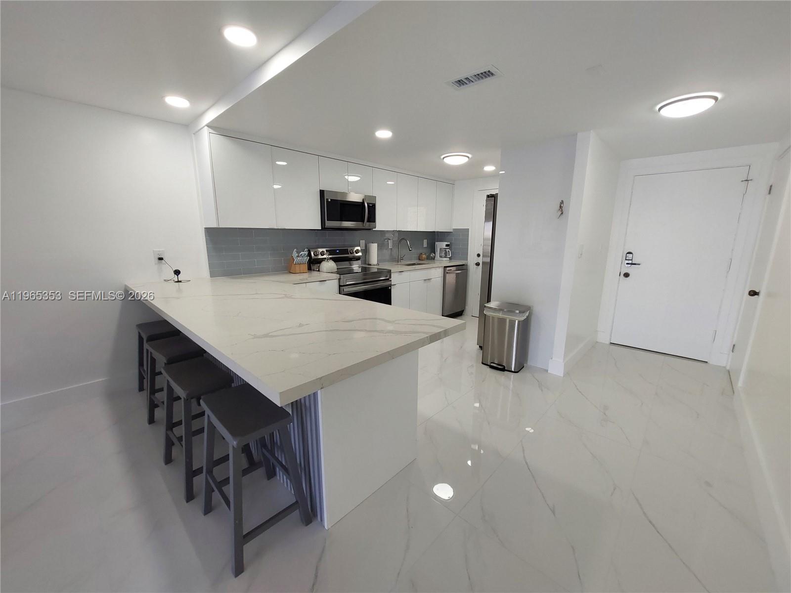 PARK LAYNE TOWERS CONDO - Residential Lease