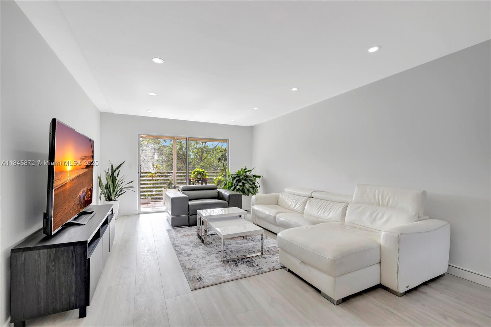 LUCAYA VILLAGE 2-E CONDO - Residential