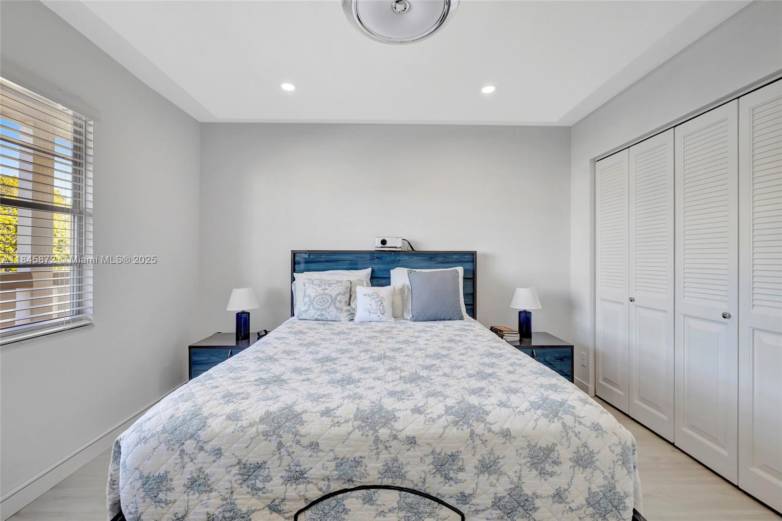 LUCAYA VILLAGE 2-E CONDO - Residential