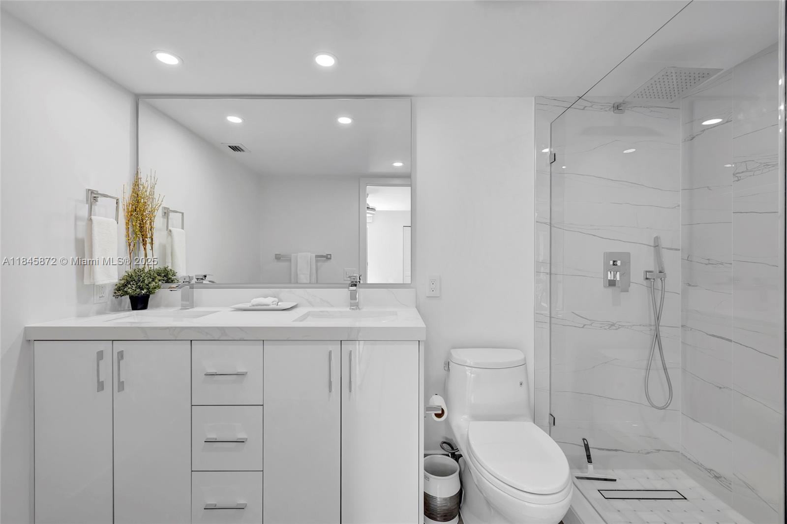 LUCAYA VILLAGE 2-E CONDO - Residential