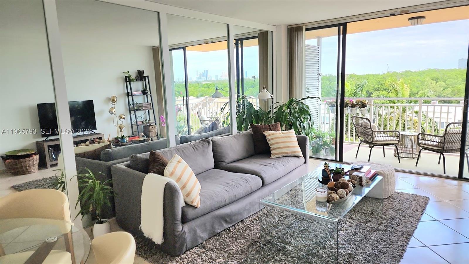 WATERSIDE TOWERS CONDO - Residential