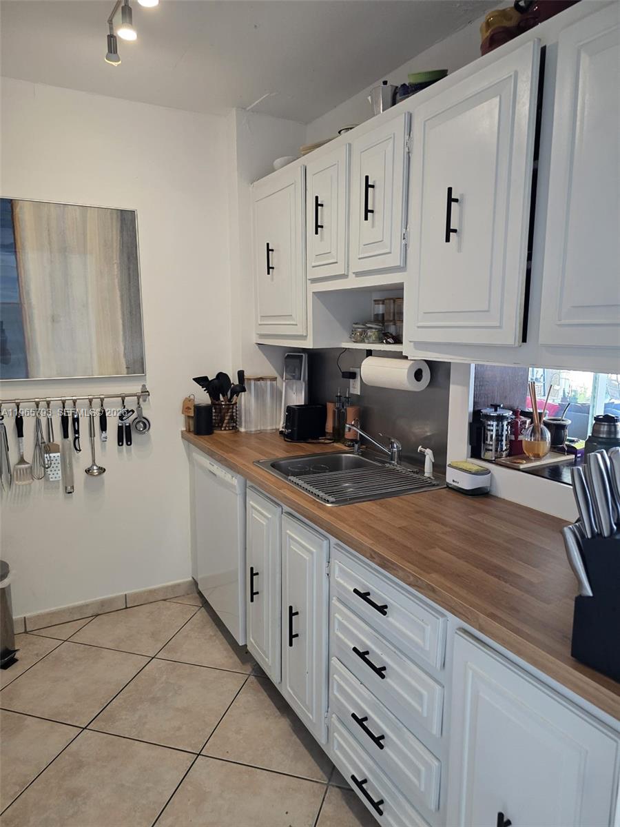 2450 NE 135th St 508