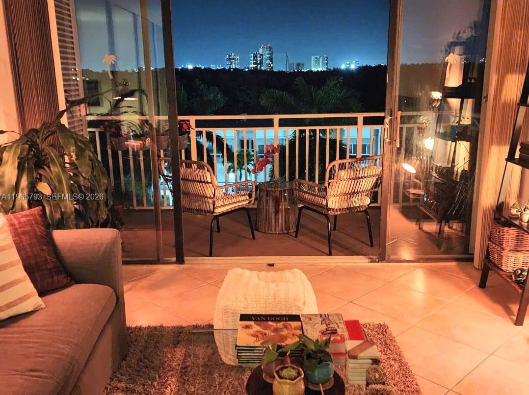 WATERSIDE TOWERS CONDO - Residential