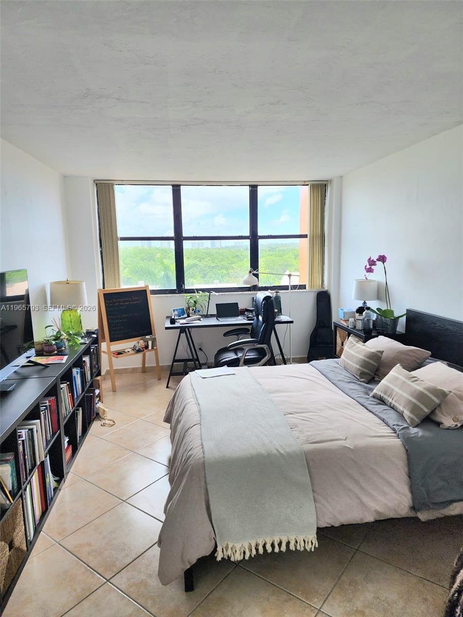 WATERSIDE TOWERS CONDO - Residential