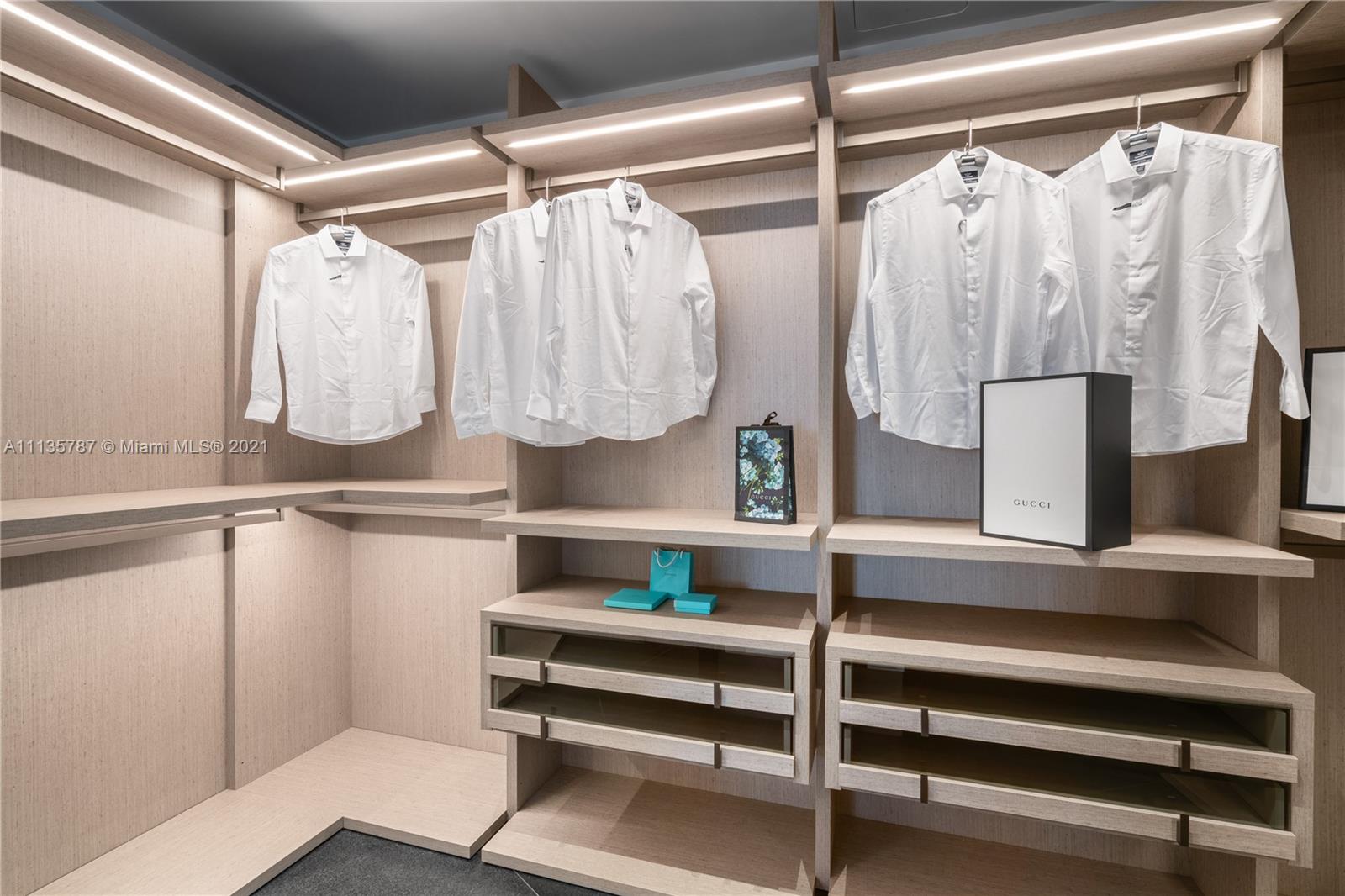 18555 COLLINS AVENUE COND - Residential