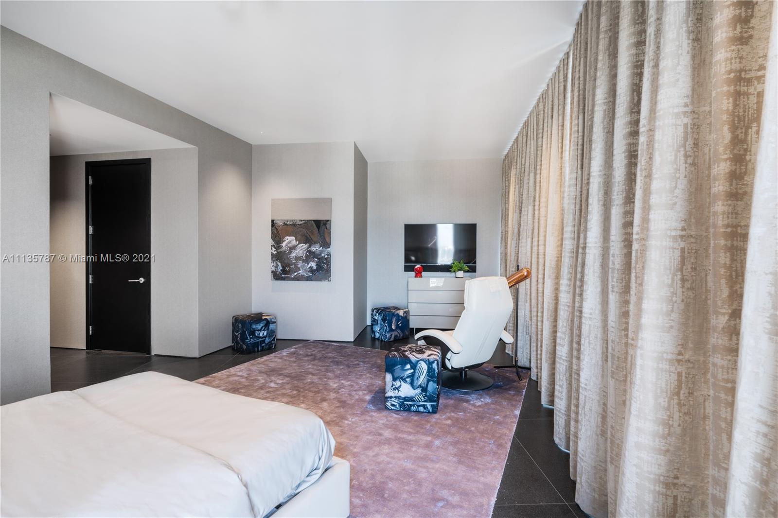 18555 COLLINS AVENUE COND - Residential