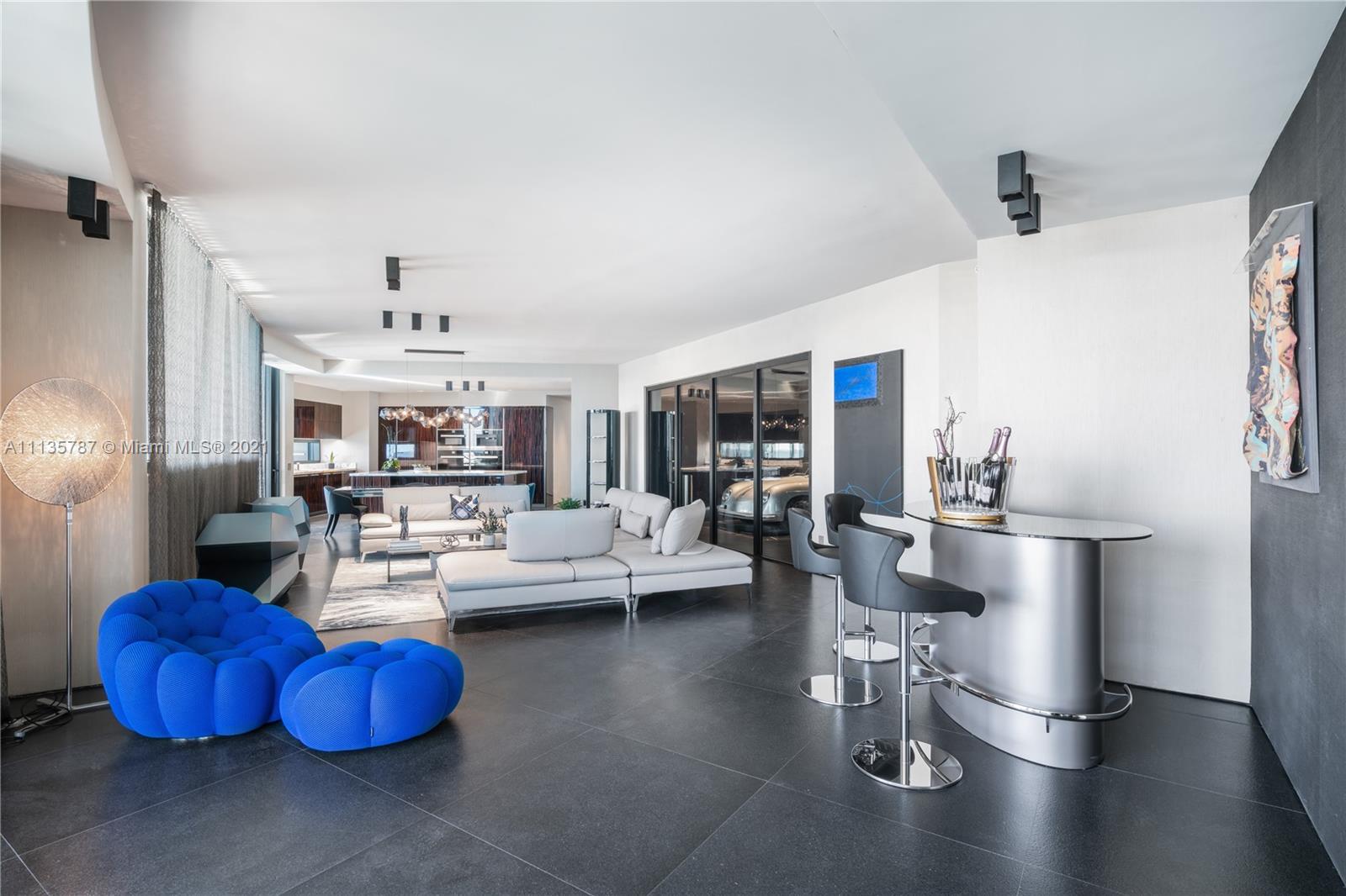 18555 COLLINS AVENUE COND - Residential