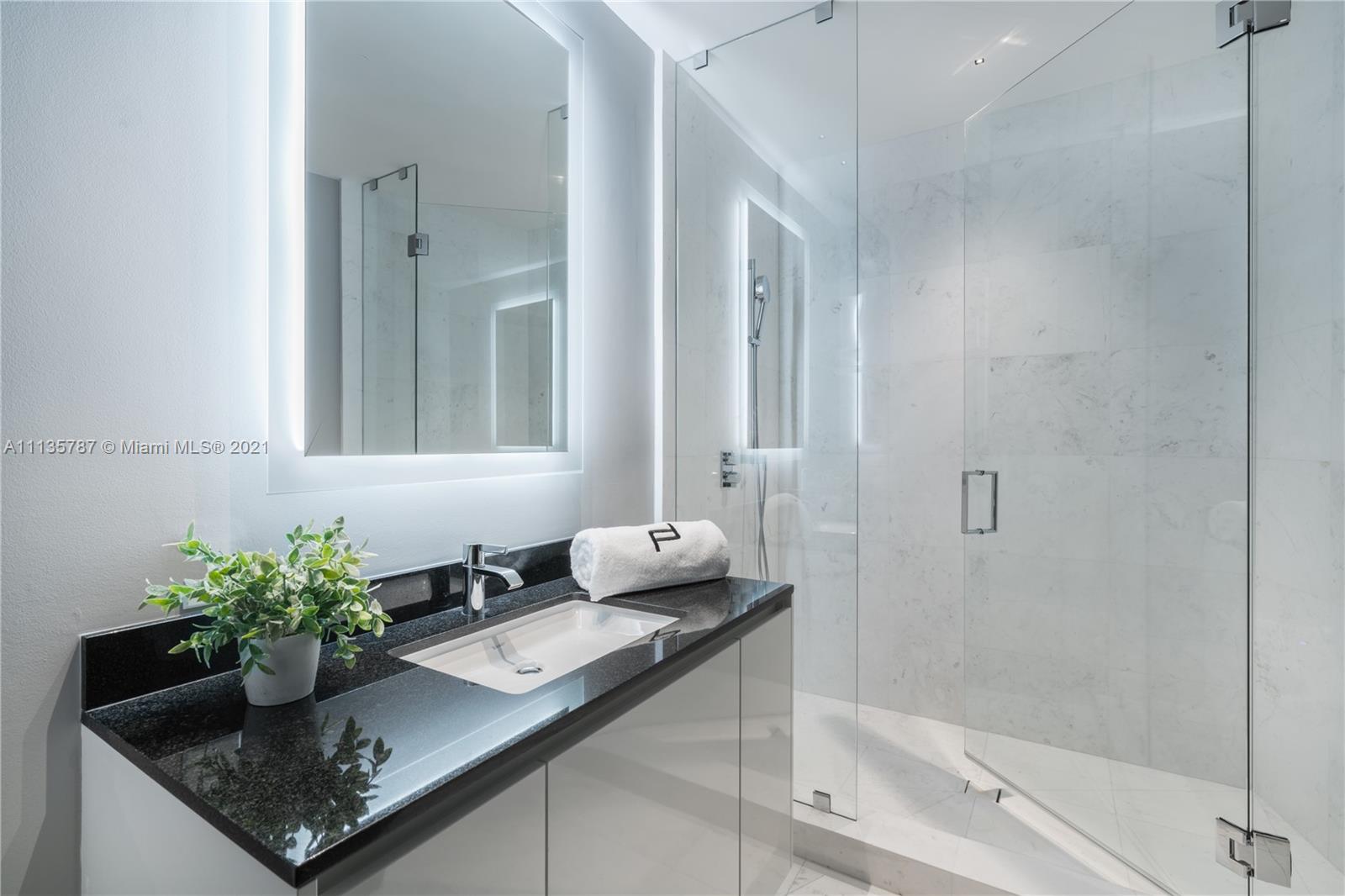 18555 COLLINS AVENUE COND - Residential