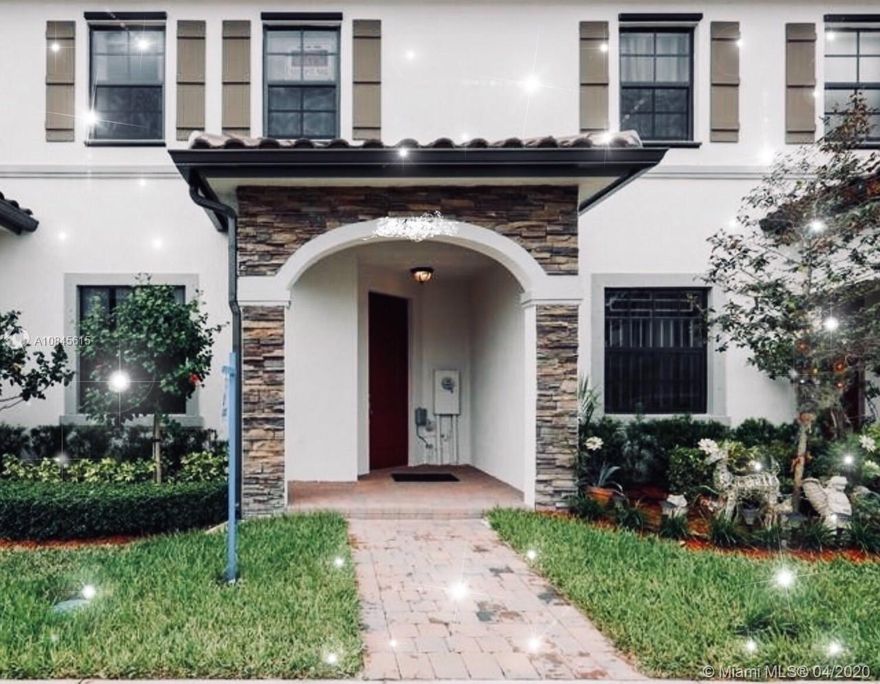 ATTENTION AGENTS!! LOOK NO FURTHER THIS VILLA IS READY TO BE OCCUPIED BY YOUR BUYERS.  UPGRADED WOOD FLOOR, GRANITE KITCHEN COUNTER TOP, STAINLESS STEEL APPLIANCES, PAVED/FENCED PATIO FOR ENTERTAINING WITH NO NEIGHBORS ON BACK.  RESORT STYLE CLUBHOUSE, POOL, KIDDIE POOL, KIDS PLAYGROUND, GYM, AND BEAUTIFUL LAKE PERFECT FOR RELAXING SUNSET VIEWS.  NEW TO COME IN THE CORNER OF 248TH ST & 112 AVE, A WAWA & ALDI'S SUPERMARKET, EXCELLENT SCHOOLS, MALL, SHOPS, EASY ACCESS TO TURNPIKE.  DON'T MISS THIS OPPORTUNITY, CALL TODAY FOR SHOWING INSTRUCTIONS.  SHOW & SELL