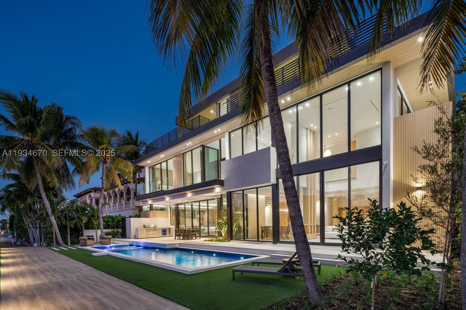 641 Flamingo Dr