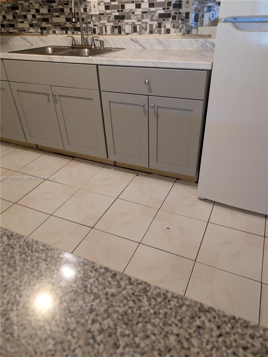 LESLIE ESTATES SEC SEVEN - Residential Lease