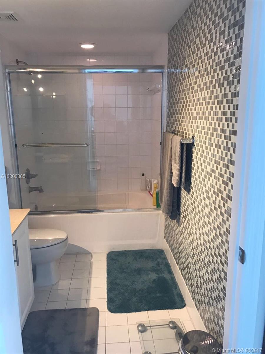 Beautiful 1 bed/1bath at The mark on Brickell fully furnished with spectacular unobstructed views on high floor unit. European style kitchen with all appliances including in-unit washer and dryer. Building full of amenities including modern gym, tennis, racquetball, business center, clubhouse, restaurant and much more. Internet and basic cable included. OK SHORT TERM. All applicant must submit police report, copy of ID, rental application and proof of income.