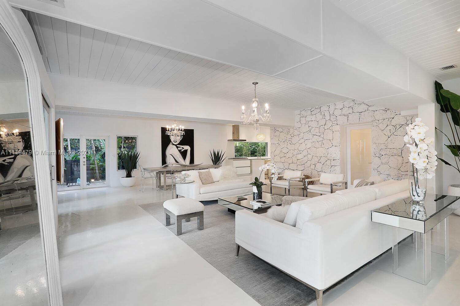 FOUR-WAY LODGE ESTATES - Residential