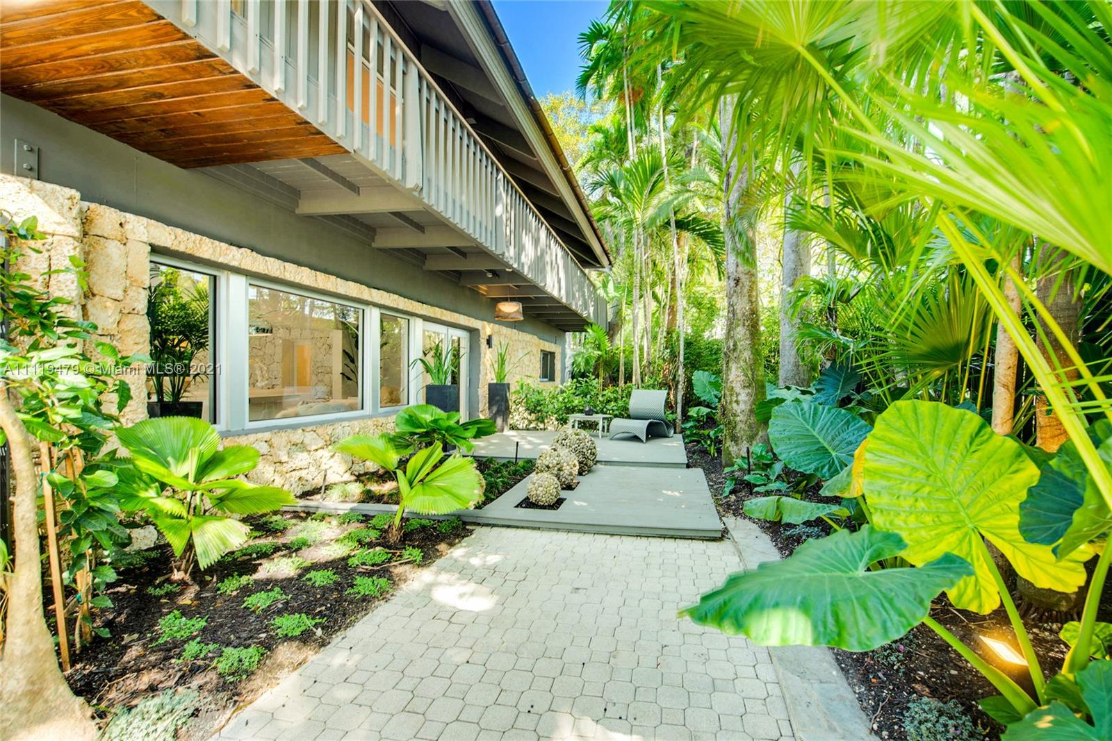 FOUR-WAY LODGE ESTATES - Residential