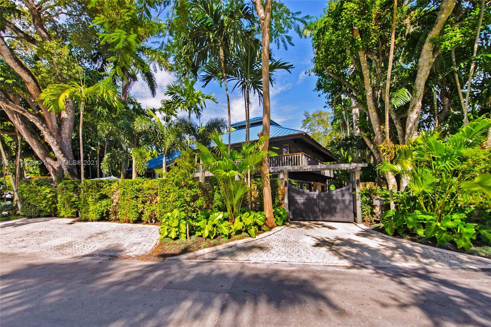 FOUR-WAY LODGE ESTATES - Residential