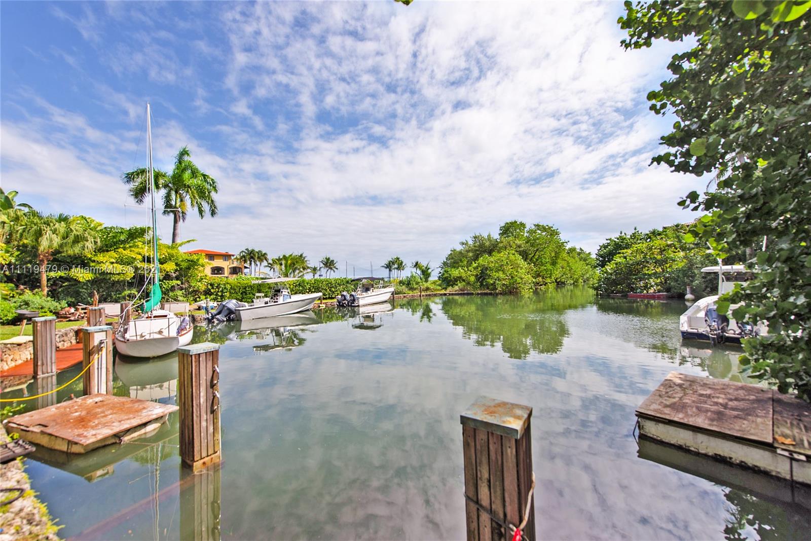 FOUR-WAY LODGE ESTATES - Residential