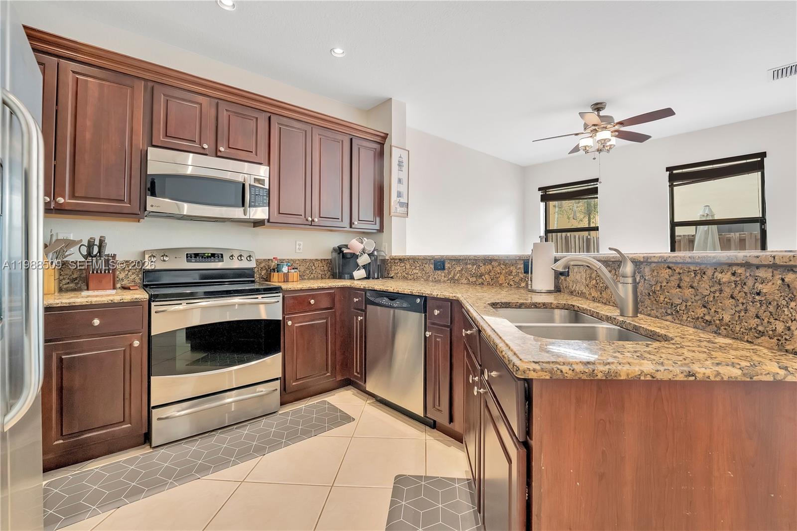 SILVER PALM EAST SEC THRE - Residential