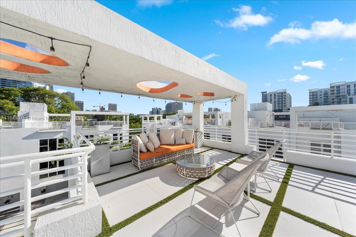 ONE BAY CONDO - Residential