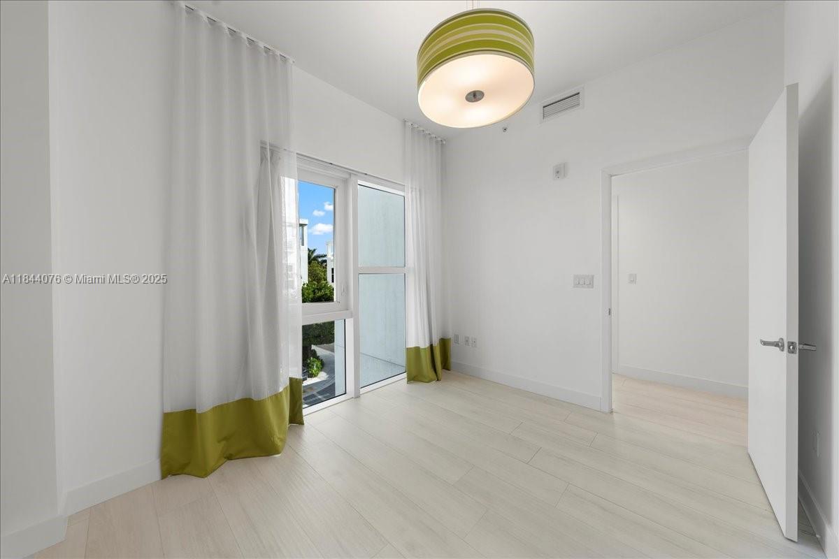 ONE BAY CONDO - Residential