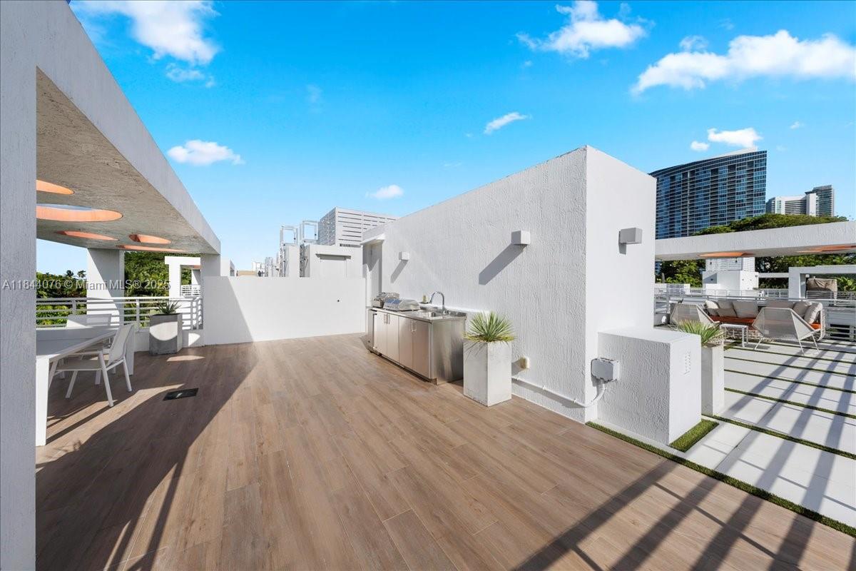 ONE BAY CONDO - Residential