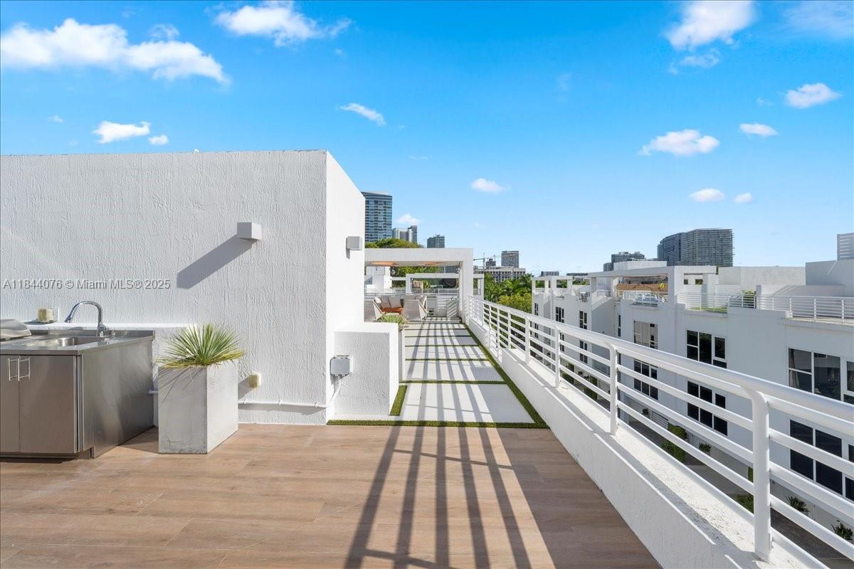 ONE BAY CONDO - Residential