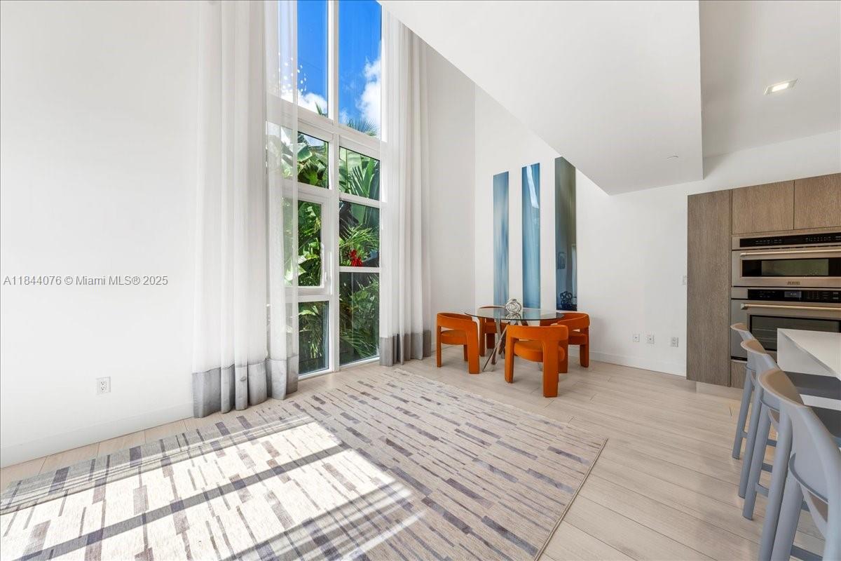 ONE BAY CONDO - Residential