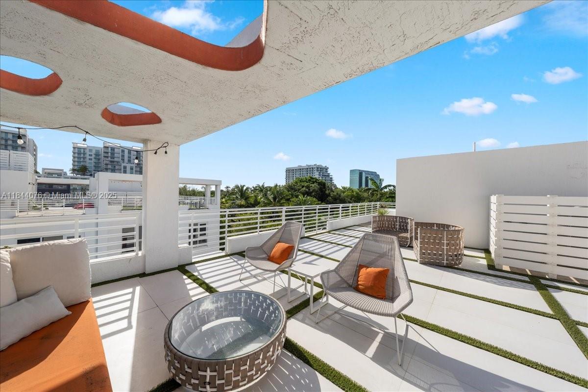 ONE BAY CONDO - Residential