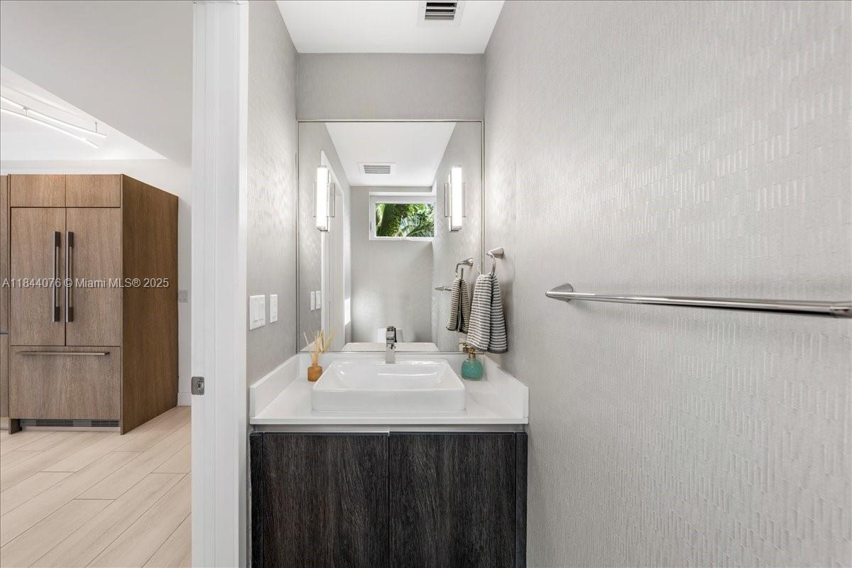 ONE BAY CONDO - Residential