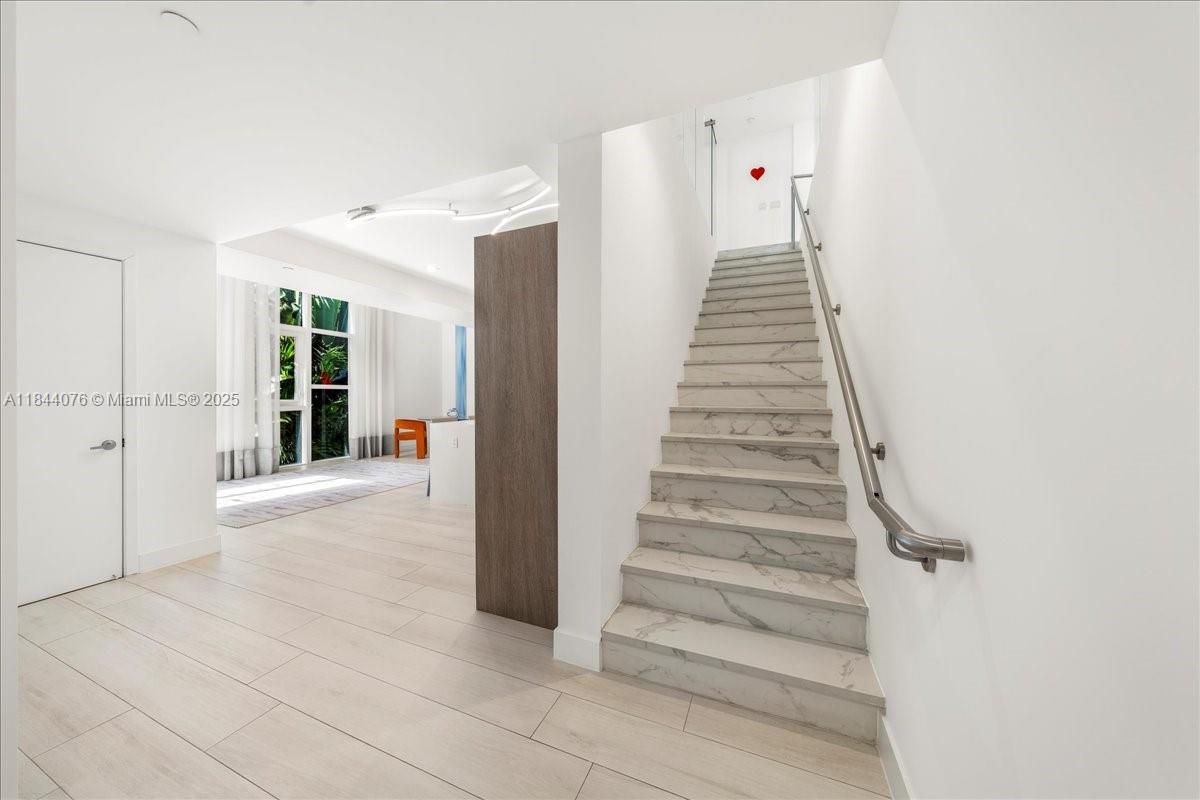 ONE BAY CONDO - Residential