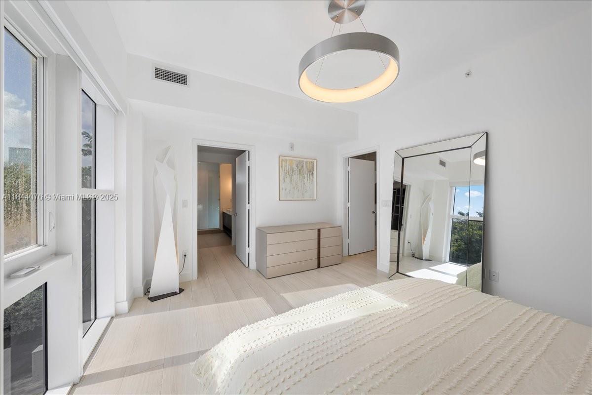 ONE BAY CONDO - Residential