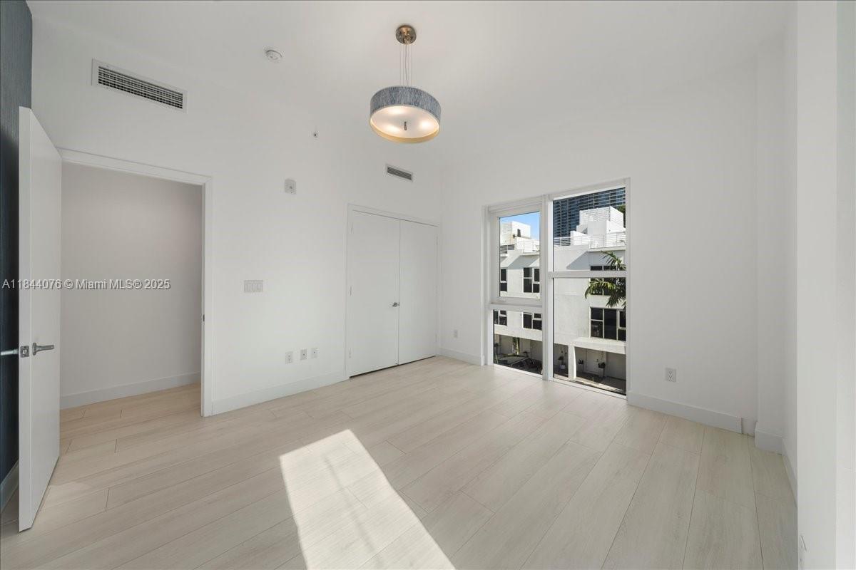 ONE BAY CONDO - Residential