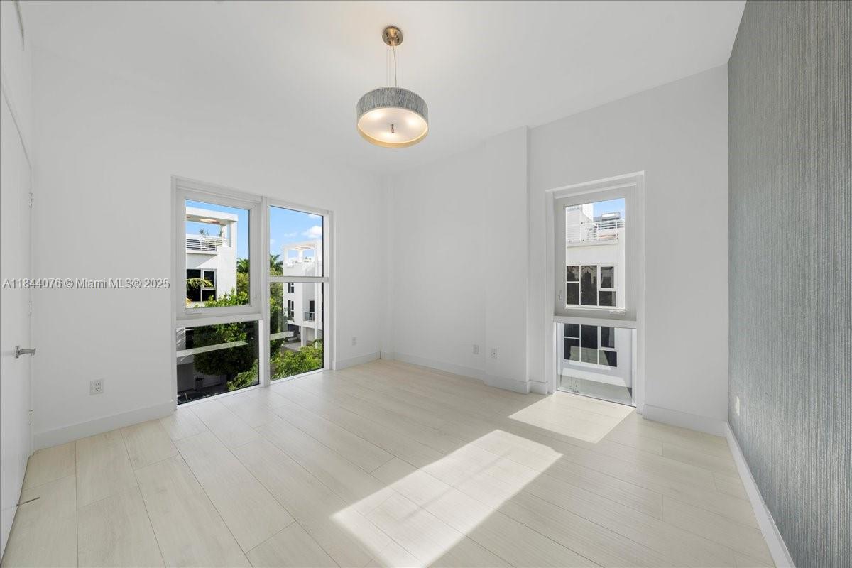 ONE BAY CONDO - Residential