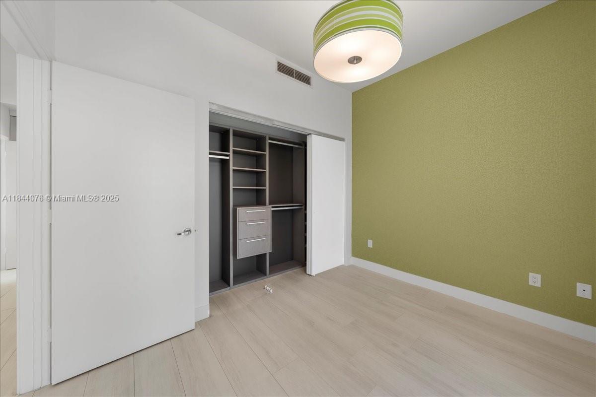 ONE BAY CONDO - Residential