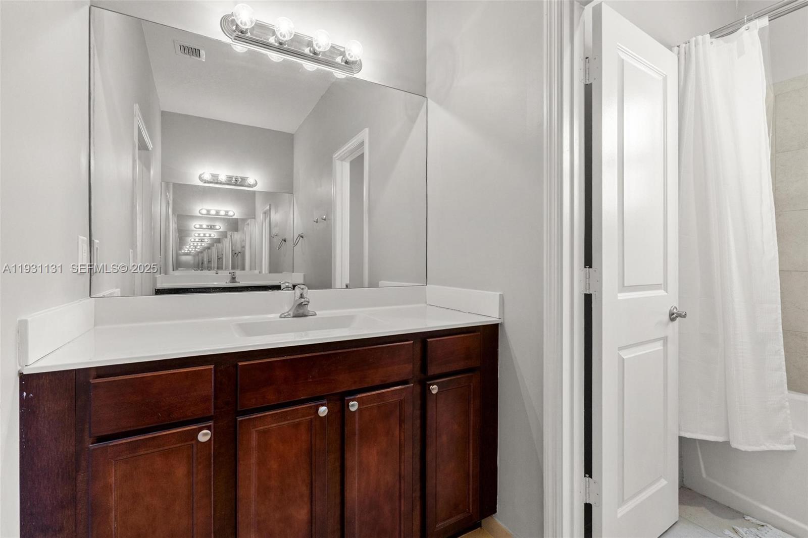 KINGMAN COMMONS - Residential