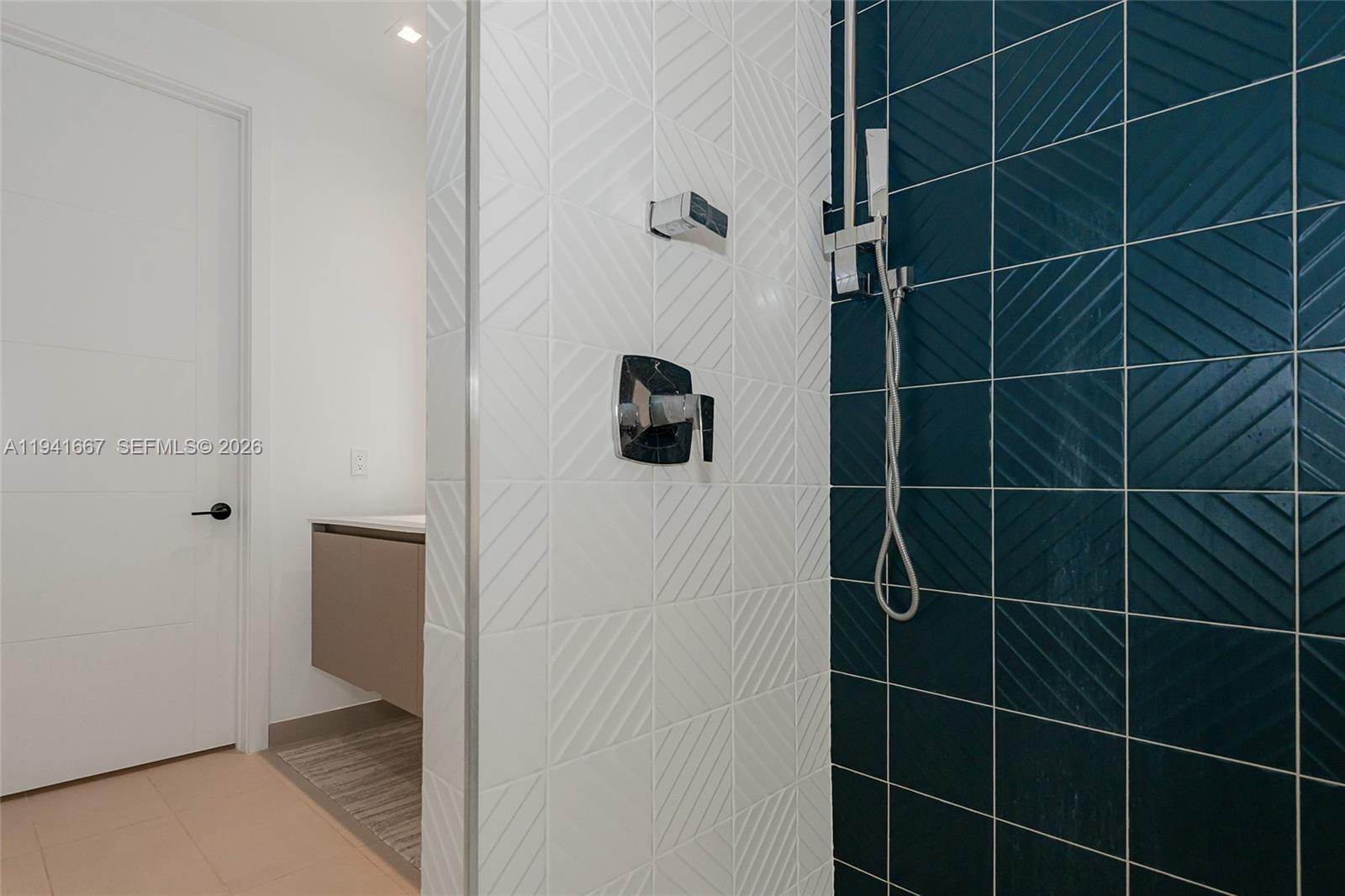 LINCOLN SUB - Residential