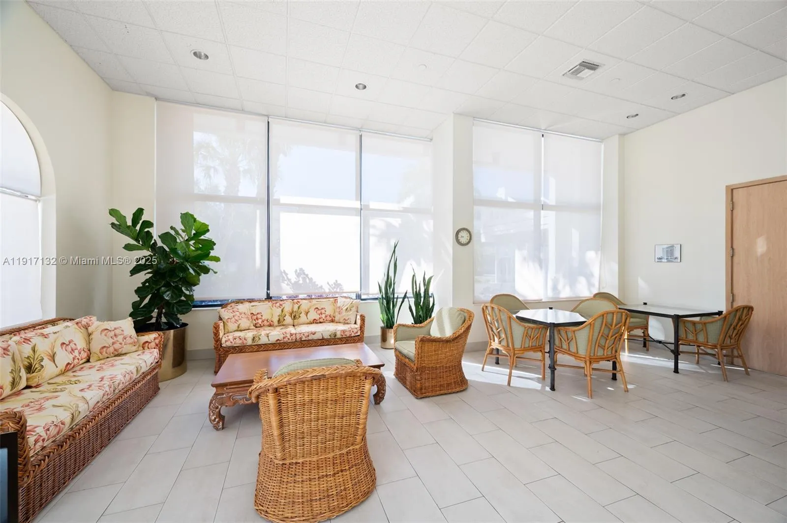 Coral Gables, Florida 33134, United States, 3 Bedrooms Bedrooms, ,4 BathroomsBathrooms,Residential,Active,246613