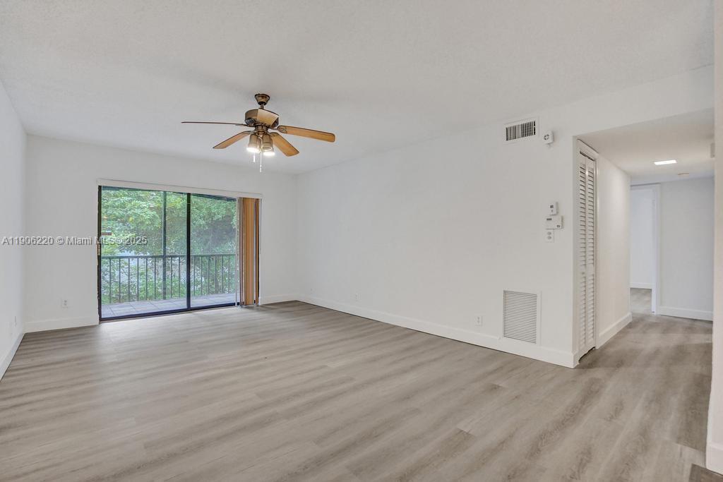 OAKLAND SHORES COND - Residential Lease