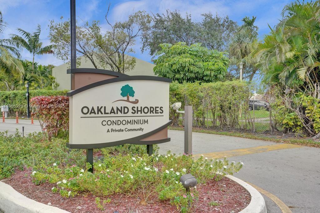 OAKLAND SHORES COND - Residential Lease