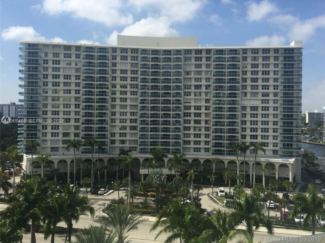 HALLMARK OF HOLLYWOOD CON - Residential