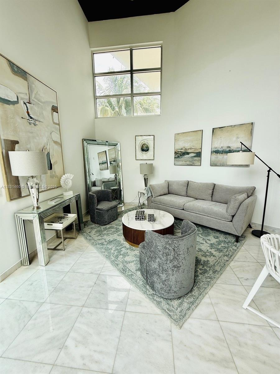 7700 Collins Ave 5